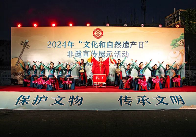 6月9日傍晚，霍山县2024年“文化和自然遗产日”非遗宣传展示活动在东大街成功举办